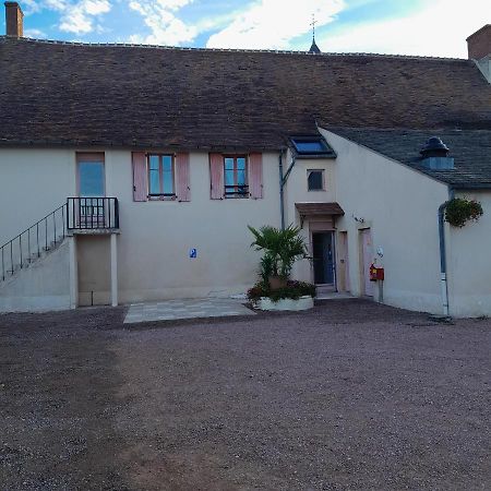 Hotel Du Cerf La Guerche-sur-l'Aubois Екстериор снимка
